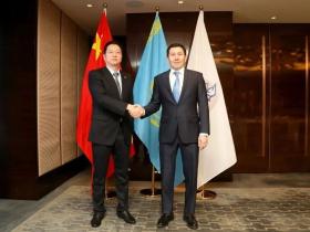 能建国际高级副总裁林晓丹与哈萨克斯坦萨姆鲁克卡泽纳基金主席会谈